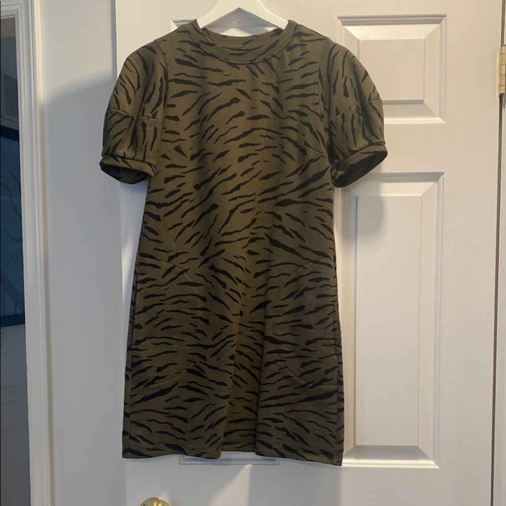 VELVET Tiger Print Short Sleeve Dress Size XS